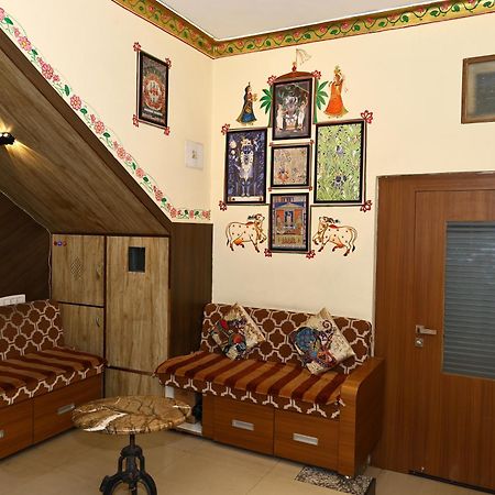 Hotel Suncity By Sharnam นาถดวารา ภายนอก รูปภาพ