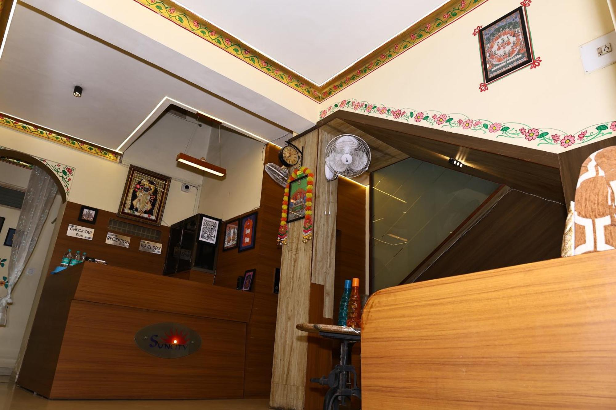 Hotel Suncity By Sharnam นาถดวารา ภายนอก รูปภาพ